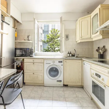 Apartment Place De La Madeleine, *