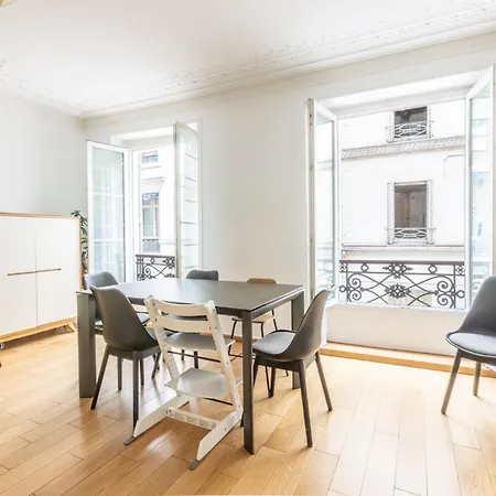 Apartment Place De La Madeleine,