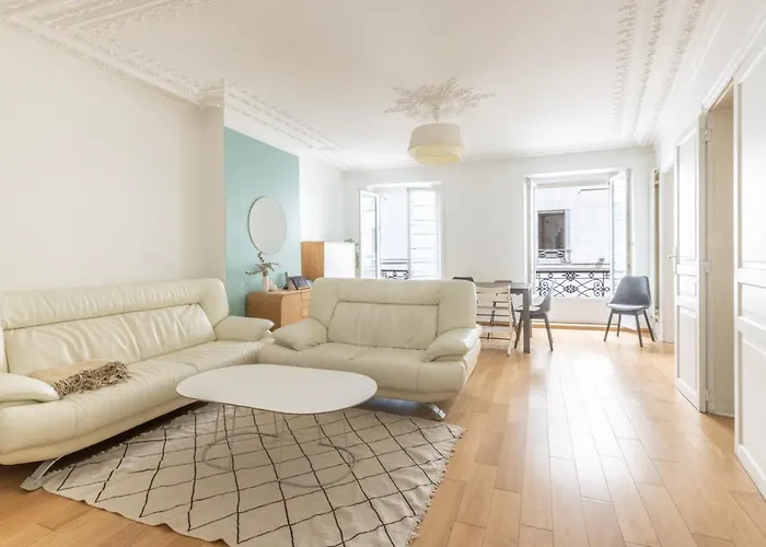 Apartment Place De La Madeleine,